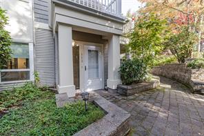 $575,000 - 5650 Edgewater Lane<br>Nanaimo, British Columbia, V9T 6K1