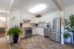 $395,000 - 6711 Dover Rd<br>Nanaimo, British Columbia, V9V 1L9