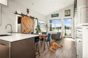 $595,000 - 525 Third St<br>Nanaimo, British Columbia, V9R 1W7