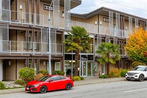 $675,000 - 1250 Stewart Ave<br>Nanaimo, British Columbia, V9S 4C9