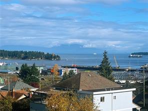 $448,000 - 147 Haliburton St<br>Nanaimo, British Columbia, V9R 4V9