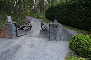 $2,130,000 - 3281 McGuire Way<br>Nanaimo, British Columbia, V9G 1C4