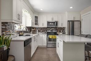 $899,900 - 554 Armishaw Rd<br>Nanaimo, British Columbia, V9R 0G4