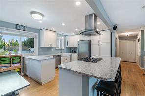 $899,000 - 5523 Fernandez Pl<br>Nanaimo, British Columbia, V9T 2N1