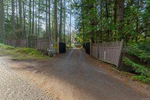 $1,150,000 - 2477 Enefer Rd<br>Nanaimo, British Columbia, V9X 1W4