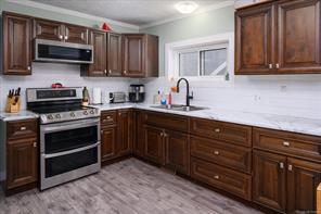 $679,000 - 1180 Townsite Rd<br>Nanaimo, British Columbia, V9S 1M7