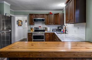 $679,000 - 1180 Townsite Rd<br>Nanaimo, British Columbia, V9S 1M7