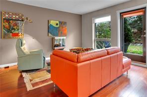 $345,000 - 555 Franklyn St<br>Nanaimo, British Columbia, V9R 2X9