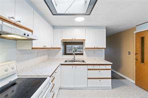 $135,000 - 6245 Metral Dr<br>Nanaimo, British Columbia, V9T 6P8