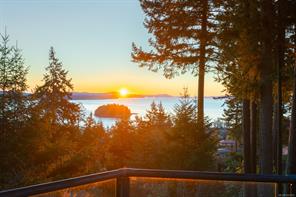 $1,300,000 - 1372 Ivor Rd, (Na Cedar) Nanaimo British Columbia, V9X 1P7