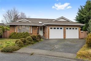 $750,000 - 5902 Beacon Pl, (Na North Nanaimo) Nanaimo British Columbia, V9V 1J6