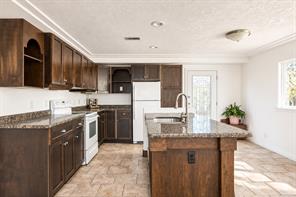 7031 West Saanich Rd — listing photo 24 of 39