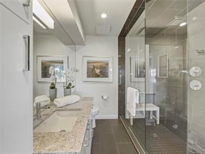 1-4771 Cordova Bay Rd — listing photo 16 of 40