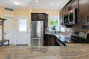 1098 Fitzgerald Rd — listing photo 23 of 58