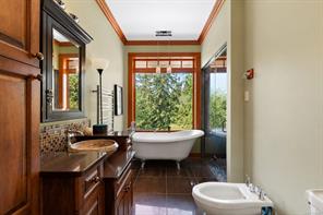 2311 Sylvester Rd — listing photo 24 of 80