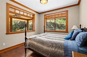 2311 Sylvester Rd — listing photo 27 of 80