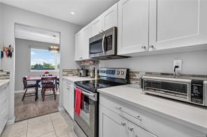 405-103 Gorge Rd — listing photo 16 of 49