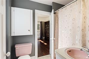3870 Rowland Ave — listing photo 17 of 54