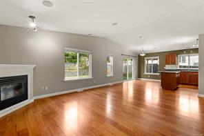 2717 Kendal Ave — listing photo 14 of 34
