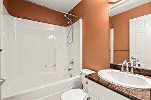 2717 Kendal Ave — listing photo 16 of 34