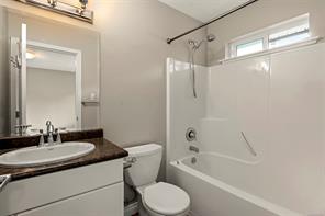 2717 Kendal Ave — listing photo 18 of 34