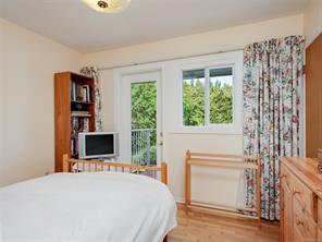 3896 Hobbs St — listing photo 14 of 32
