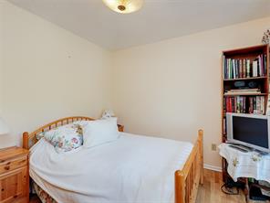 3896 Hobbs St — listing photo 15 of 32