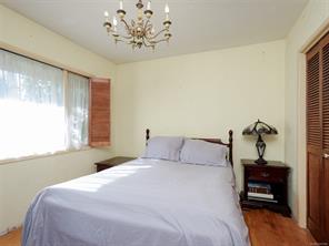 3896 Hobbs St — listing photo 16 of 32