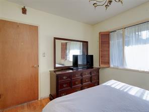 3896 Hobbs St — listing photo 17 of 32