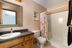 1348 Oakwood Pl — listing photo 29 of 54