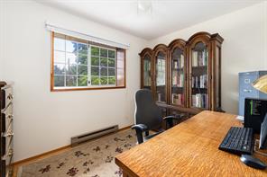 1348 Oakwood Pl — listing photo 33 of 54
