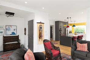 430 Luxton Ave — listing photo 16 of 63