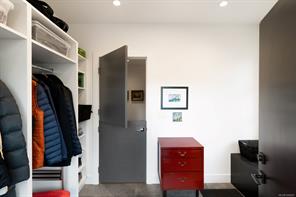 430 Luxton Ave — listing photo 46 of 63