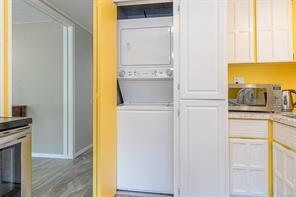 134-6325 Metral Dr — listing photo 21 of 42