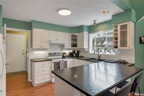 8930 McLarey Ave — listing photo 18 of 40