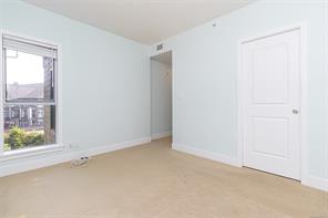 301-1400 Lynburne Pl — listing photo 17 of 25