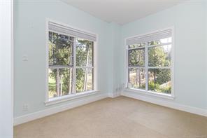 301-1400 Lynburne Pl — listing photo 19 of 25