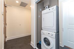 301-1400 Lynburne Pl — listing photo 22 of 25