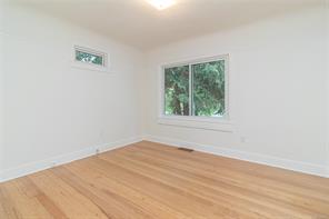 890 Darwin Ave — listing photo 19 of 42