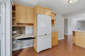 723 Miller Ave — listing photo 15 of 31