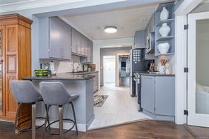 2971 Oak St — listing photo 18 of 58