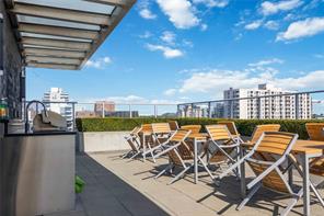 302-838 Broughton St — listing photo 36 of 37
