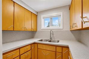 2807 Windermere Ave — listing photo 16 of 40