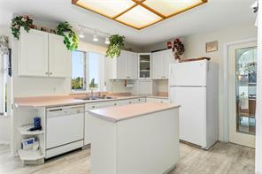 712 Bowen Dr — listing photo 14 of 50