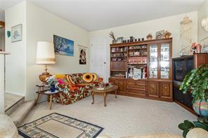 712 Bowen Dr — listing photo 17 of 50