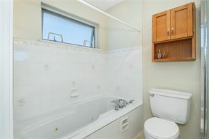 712 Bowen Dr — listing photo 30 of 50