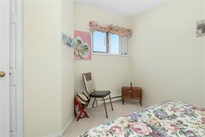 712 Bowen Dr — listing photo 32 of 50