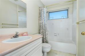 712 Bowen Dr — listing photo 33 of 50