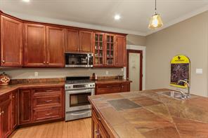 1090 Coldwater Rd — listing photo 14 of 99