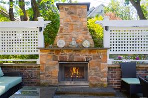 990 Terrace Ave — listing photo 17 of 60